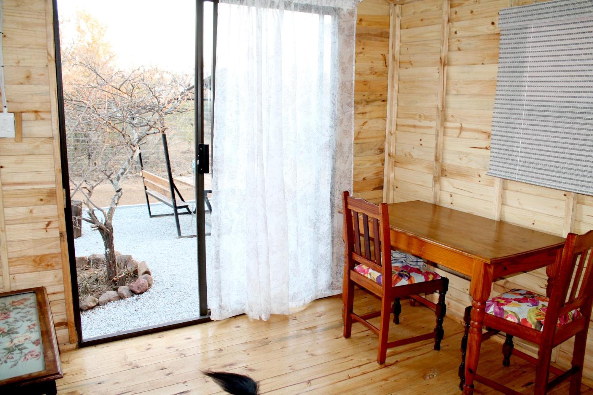 Thirty-three Dinokeng Big 5 * Klipdrift